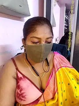 Snapshot of RomeoJuliet345 chatting on 1, 4, 2026 RomeoJuliet345 online show from 1, 4, 2026