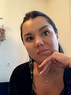 MiraMiss online show from 6, 11, 2025