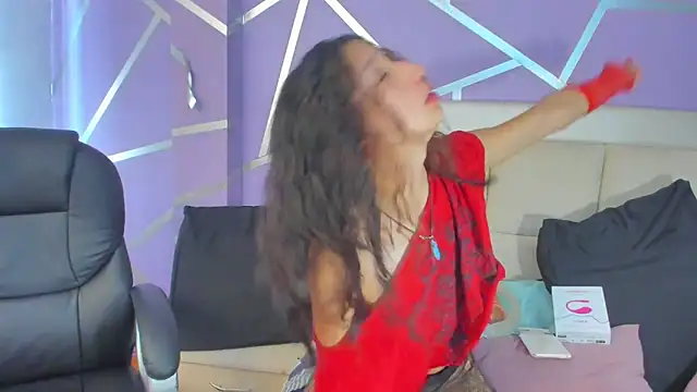 Queenjenn   online show from 23, 1, 2025