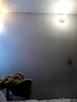 Queenjenn   online show from 5, 2, 2025