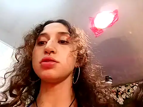 Queenjenn   online show from 7, 2, 2025