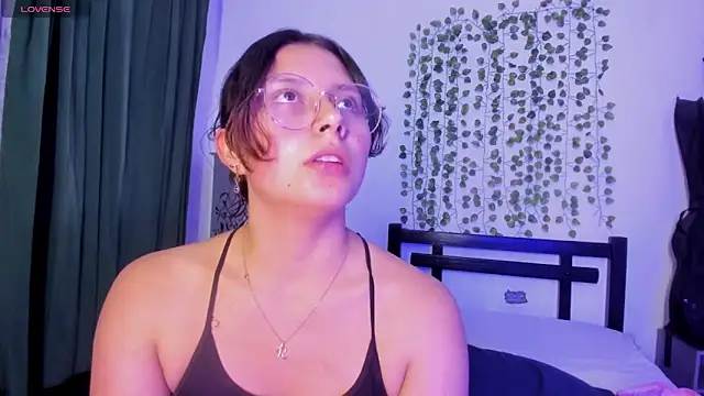 Snapshot of Noellesable chatting on 7, 3, 2025 Noellesable online show from 7, 3, 2025