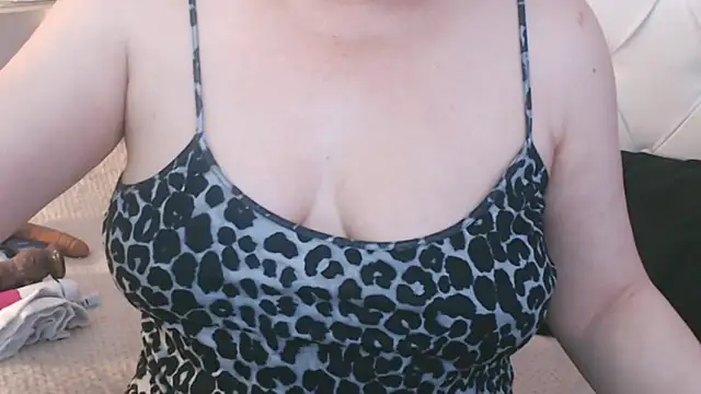 maturepriscila online show from 22, 2, 2025