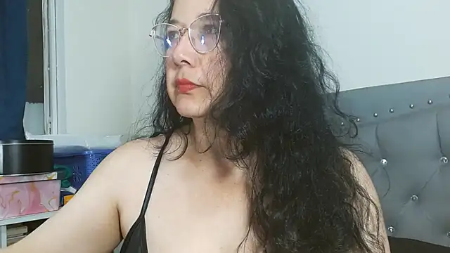 maturepriscila online show from 15, 4, 2026