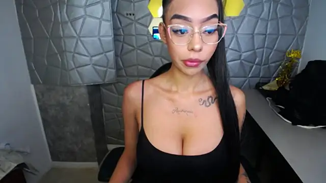 Tiffanny online show from 7, 3, 2025