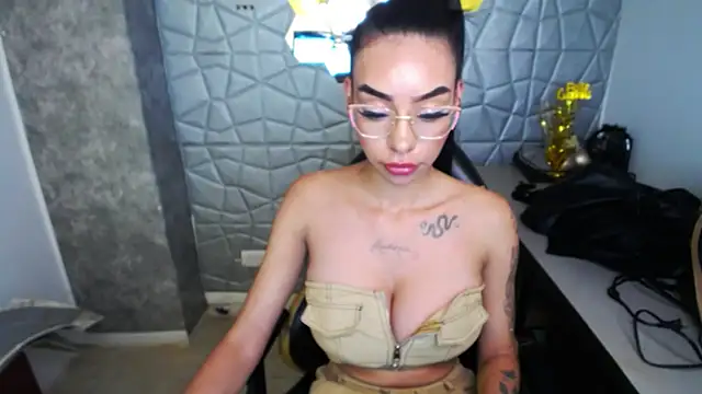 Tiffanny online show from 11, 3, 2025