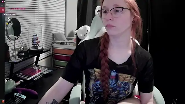 LilyFoxxx online show from 26, 2, 2025