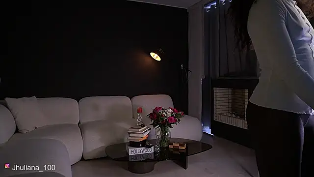 Snapshot of paulacora100 chatting on 24, 3, 2026 paulacora100 online show from 24, 3, 2026