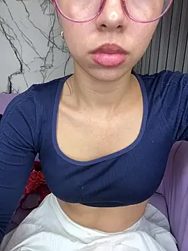 Snapshot of Aaliyah_Salma chatting on 27, 4, 2026 Aaliyah Salma online show from 27, 4, 2026
