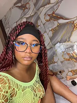 Snapshot of RachellEbony chatting on 19, 4, 2026 RachellEbony online show from 19, 4, 2026