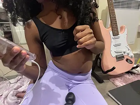 iveedie017 online show from 2, 12, 2025