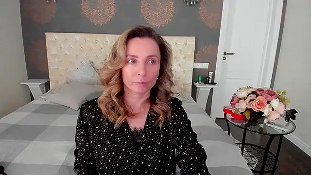 Snapshot of AllisonWilliams chatting on 4, 5, 2026 AllisonWilliams online show from 4, 5, 2026
