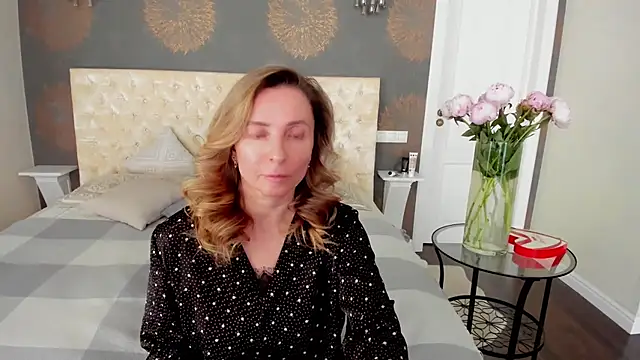 Snapshot of AllisonWilliams chatting on 15, 5, 2026 AllisonWilliams online show from 15, 5, 2026
