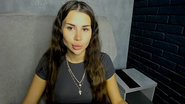 Snapshot of SuraMune chatting on 5, 4, 2026 SuraMune online show from 5, 4, 2026