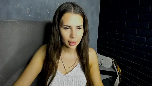 Snapshot of SuraMune chatting on 8, 4, 2026 SuraMune online show from 8, 4, 2026