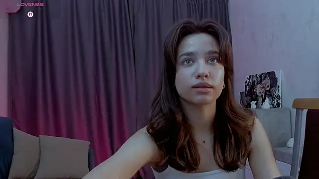 Snapshot of EmeliaReaper chatting on 2, 11, 2025 EmeliaReaper online show from 2, 11, 2025