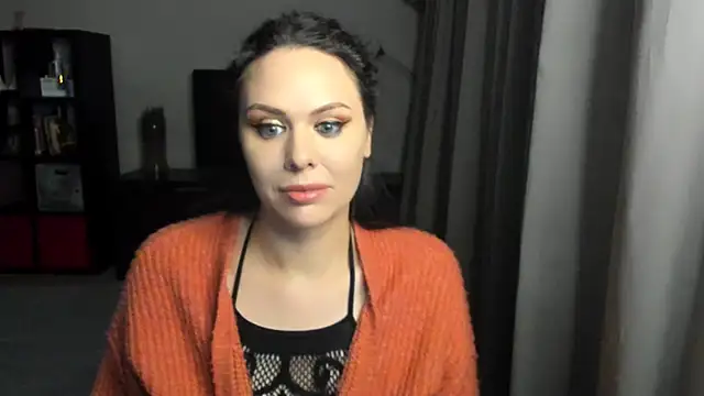 MollyCheiz online show from 10, 12, 2024