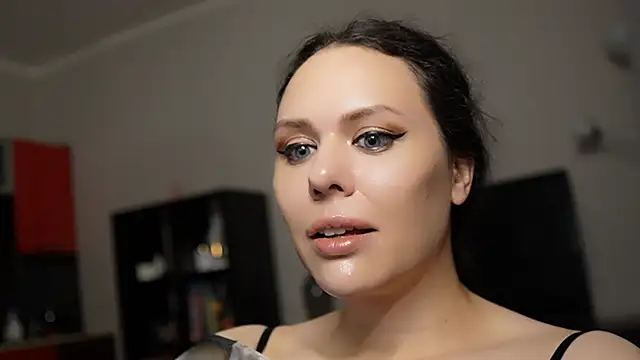 MollyCheiz online show from 12, 12, 2024