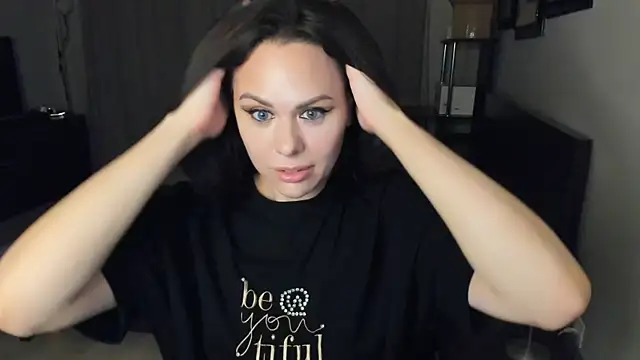 MollyCheiz online show from 11, 9, 2025