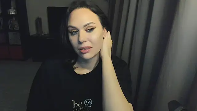 MollyCheiz online show from 25, 9, 2025