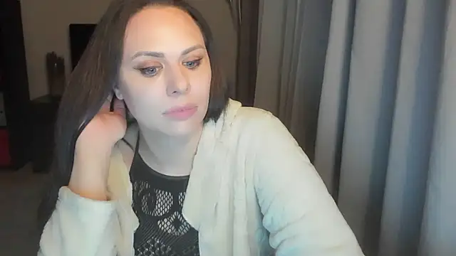 MollyCheiz online show from 17, 3, 2026