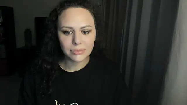 Snapshot of MollyCheiz chatting on 24, 6, 2026 MollyCheiz online show from 24, 6, 2026