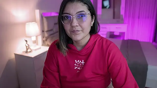 Camilaa bueno online show from 12, 12, 2024