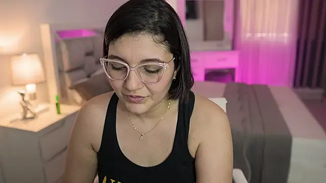 Camilaa bueno online show from 1, 1, 2025