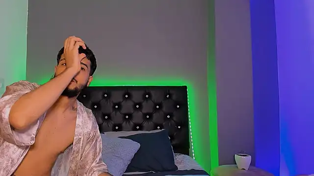 Snapshot of sharon_and_myke chatting on 19, 12, 2024 sharon and myke online show from 19, 12, 2024