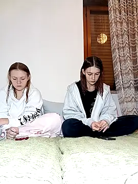 ella grays online show from 6, 11, 2025