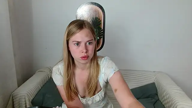 Snapshot of sofiaa_here chatting on 23, 6, 2026 sofiaa here online show from 23, 6, 2026