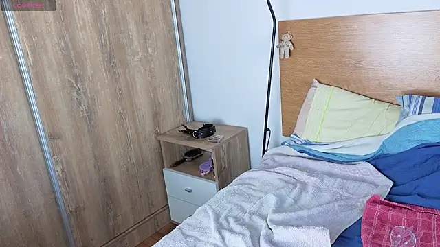 Snapshot of CumSlut-Lana chatting on 4, 10, 2025 CumSlut-Lana online show from 4, 10, 2025