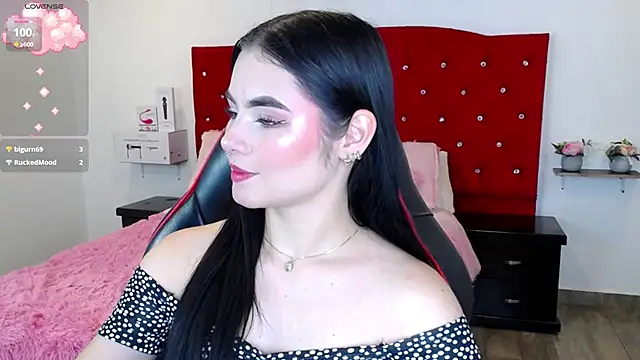 Snapshot of Miah_hilton2 chatting on 4, 12, 2024 Miah hilton2 online show from 4, 12, 2024