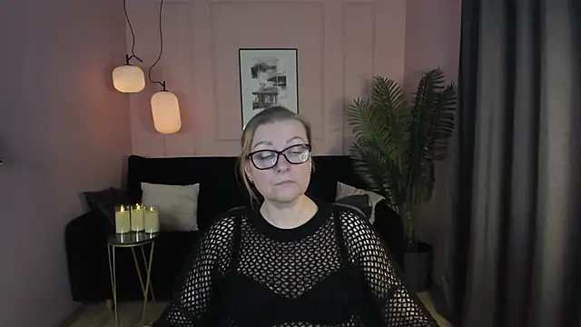 Snapshot of AlexandraKind chatting on 12, 3, 2025 AlexandraKind online show from 12, 3, 2025