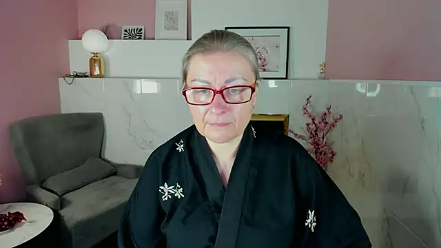 Snapshot of AlexandraKind chatting on 25, 10, 2025 AlexandraKind online show from 25, 10, 2025