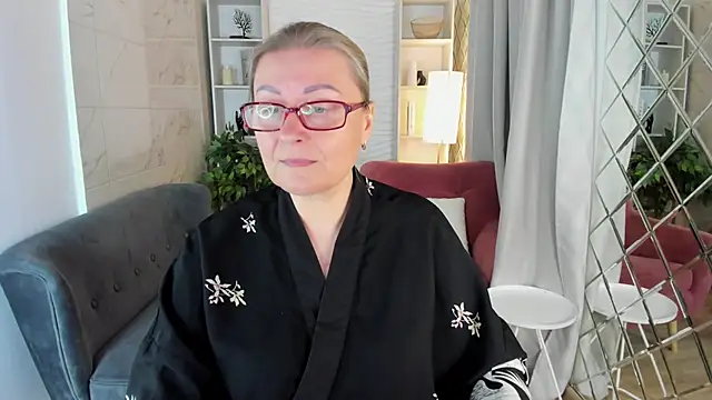 Snapshot of AlexandraKind chatting on 27, 10, 2025 AlexandraKind online show from 27, 10, 2025