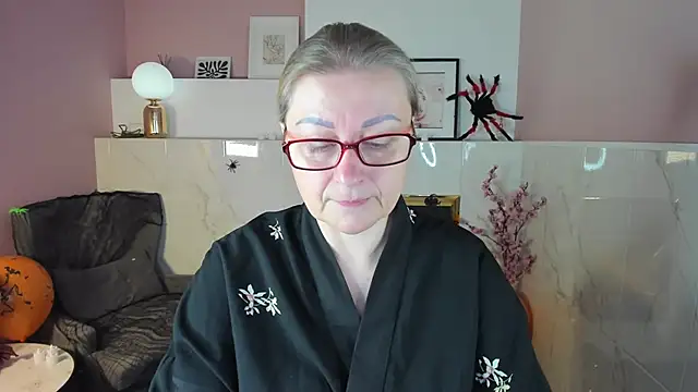 Snapshot of AlexandraKind chatting on 29, 10, 2025 AlexandraKind online show from 29, 10, 2025