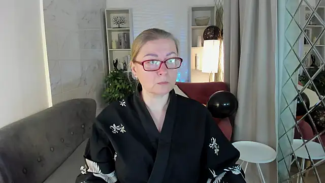 Snapshot of AlexandraKind chatting on 30, 10, 2025 AlexandraKind online show from 30, 10, 2025