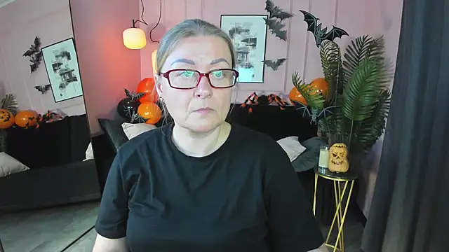 Snapshot of AlexandraKind chatting on 31, 10, 2025 AlexandraKind online show from 31, 10, 2025