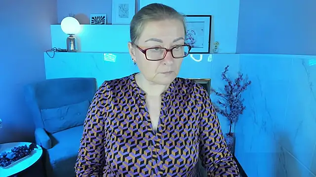 Snapshot of AlexandraKind chatting on 3, 11, 2025 AlexandraKind online show from 3, 11, 2025