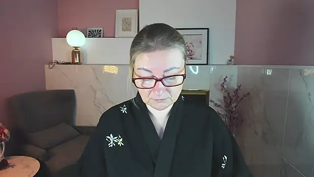 Snapshot of AlexandraKind chatting on 5, 11, 2025 AlexandraKind online show from 5, 11, 2025