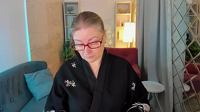 Snapshot of AlexandraKind chatting on 10, 11, 2025 AlexandraKind online show from 10, 11, 2025