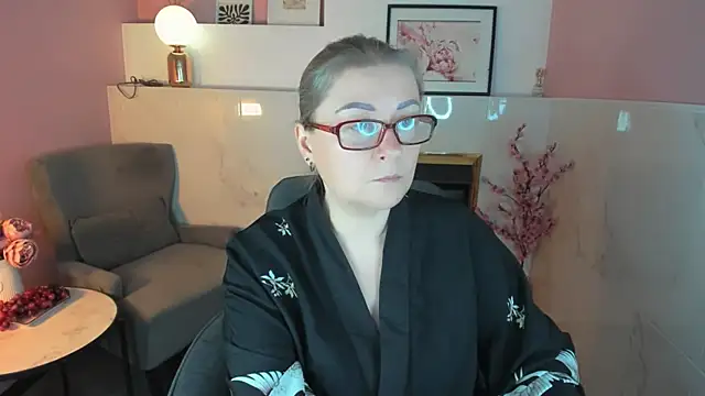 Snapshot of AlexandraKind chatting on 13, 11, 2025 AlexandraKind online show from 13, 11, 2025