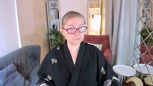 Snapshot of AlexandraKind chatting on 15, 11, 2025 AlexandraKind online show from 15, 11, 2025