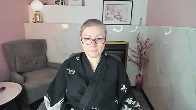 Snapshot of AlexandraKind chatting on 22, 11, 2025 AlexandraKind online show from 22, 11, 2025