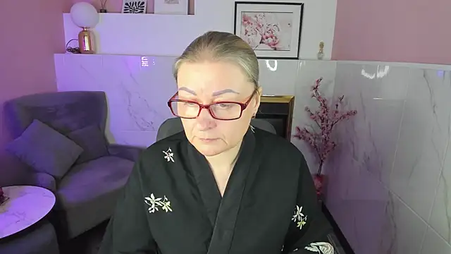 Snapshot of AlexandraKind chatting on 24, 11, 2025 AlexandraKind online show from 24, 11, 2025