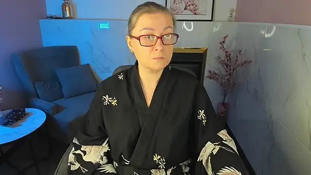 Snapshot of AlexandraKind chatting on 5, 12, 2025 AlexandraKind online show from 5, 12, 2025