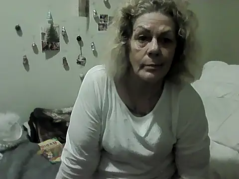 housewife shantie online show from 28, 11, 2025