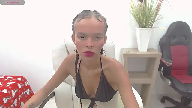 Snapshot of lulu_25_ chatting on 16, 12, 2024 lulu 25 online show from 16, 12, 2024