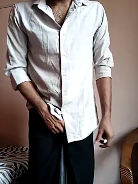 Snapshot of Vignesh3246 chatting on 27, 10, 2025 Vignesh3246 online show from 27, 10, 2025